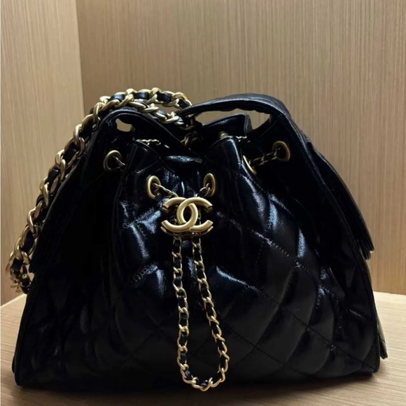 Handbags - 25 Bag